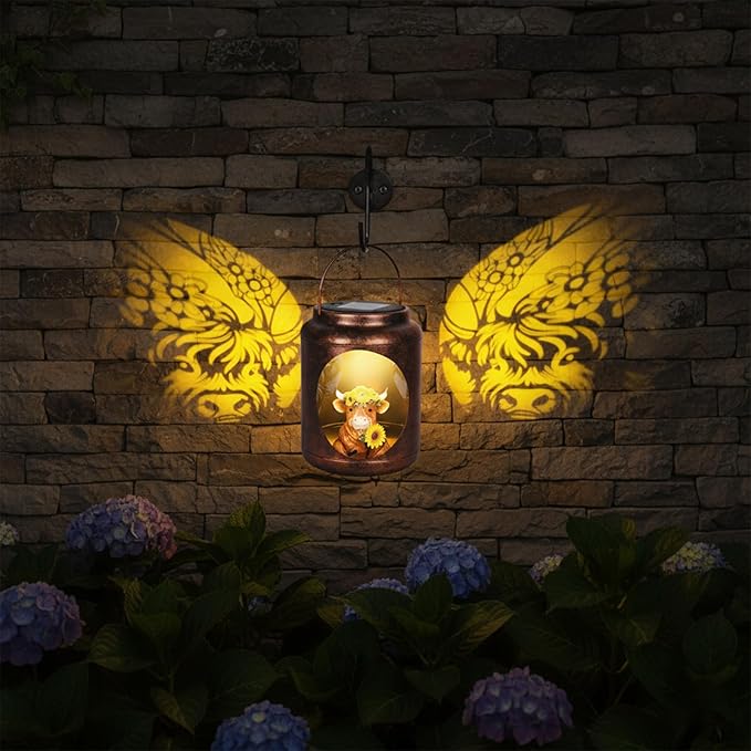 Solar Lanterns Outdoor Waterproof Metal Highland Cow Patterns with Resin Highland Cow Inside Garden Decor Gifts for Women Mom Grandma Hanging Solar Lights Decoration Outside for Yard, Patio, Backyard