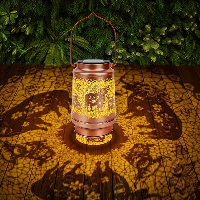 Highland Cow Solar Lanterns - Highland Cow Gift for Women Mom Grandma Sister Birthday Christmas Mother's Day Housewarming, Scottish Cow Hanging Solar Lights Outdorr Waterproof for Garden Yard