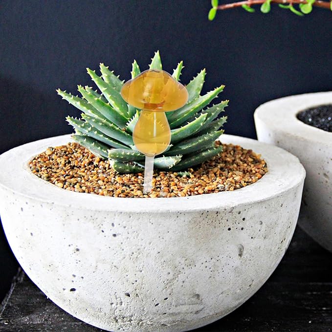 Mushroom Self Watering Bulbs Plant Watering Globes for Indoor Outdoor Garden Dropper Suitable for Potted Plants and Greenhouse Use Random Color Random Color