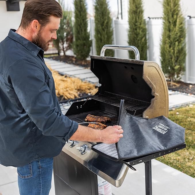 BBQ Blanket for Resting Meat - 21" Multi-Layer Insulated Barbeque Rest Bag with 25 Sheets of Food-Grade Butcher Paper - Leakproof Stitchless Barbecue Wrap for Brisket, Pulled Pork, Turkey, Chicken