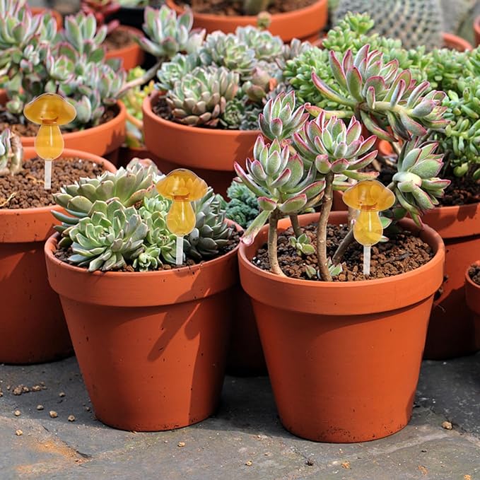 Mushroom Self Watering Bulbs Plant Watering Globes for Indoor Outdoor Garden Dropper Suitable for Potted Plants and Greenhouse Use Random Color Random Color